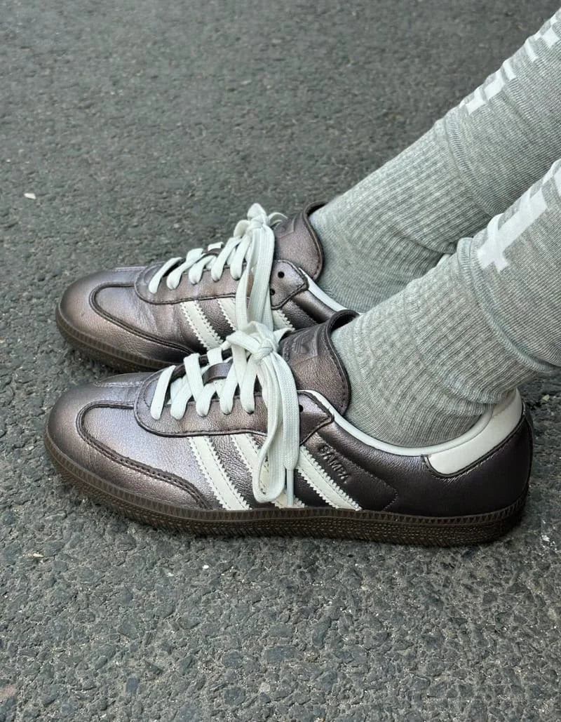 Tênis Adidas Samba OG Feminino "Supplier Colour Off White Gum" Metálico - JI4219