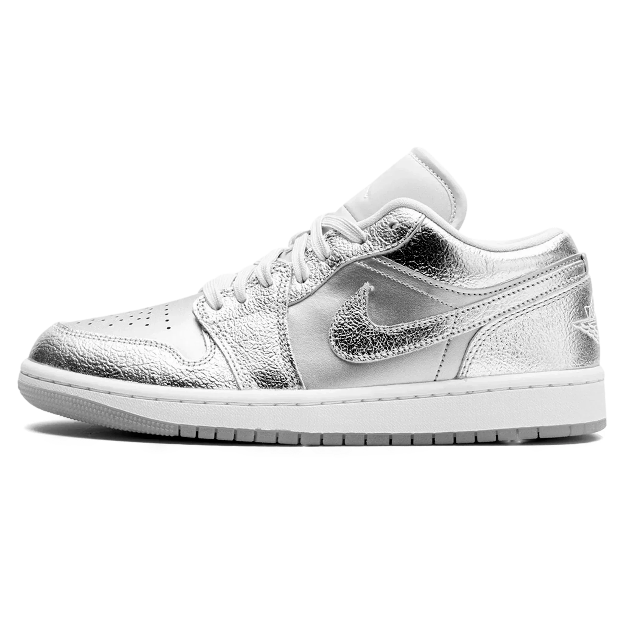 Tênis Air Jordan 1 Low Feminino "Metallic Silver" Cinza - FN5030-001