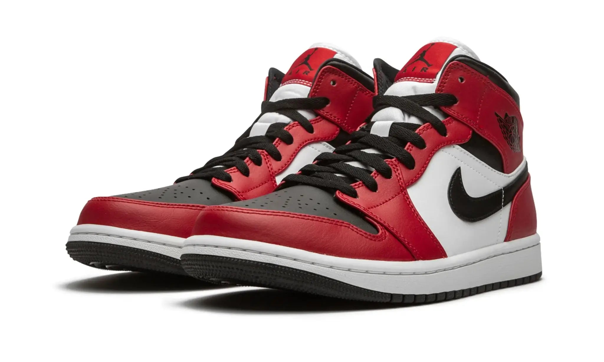 Tênis Air Jordan 1 Mid "Chicago Black Toe" Vermelho - 554724-069