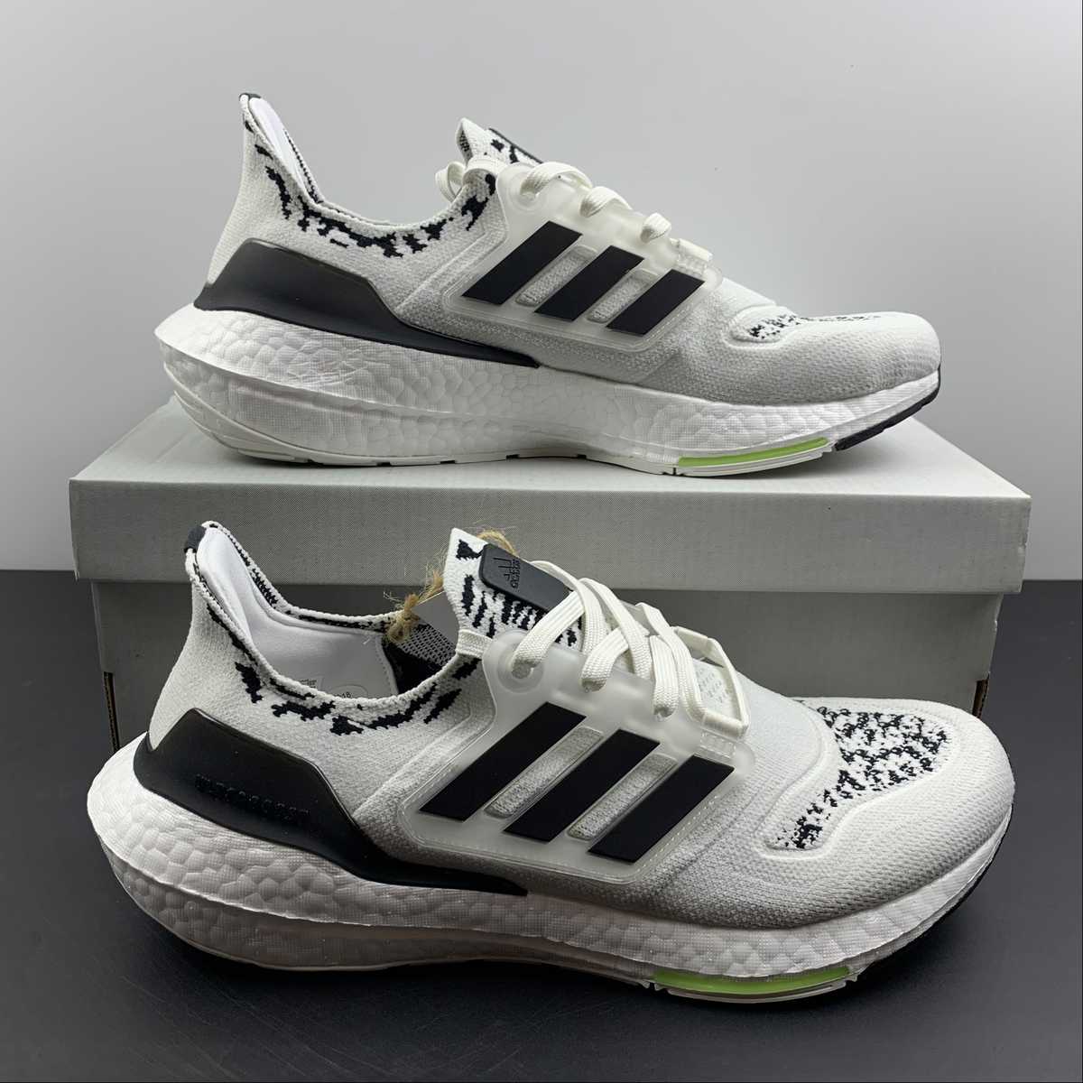 Tênis Adidas UltraBoost 22 'Non Dyed Zebra' - GX5573