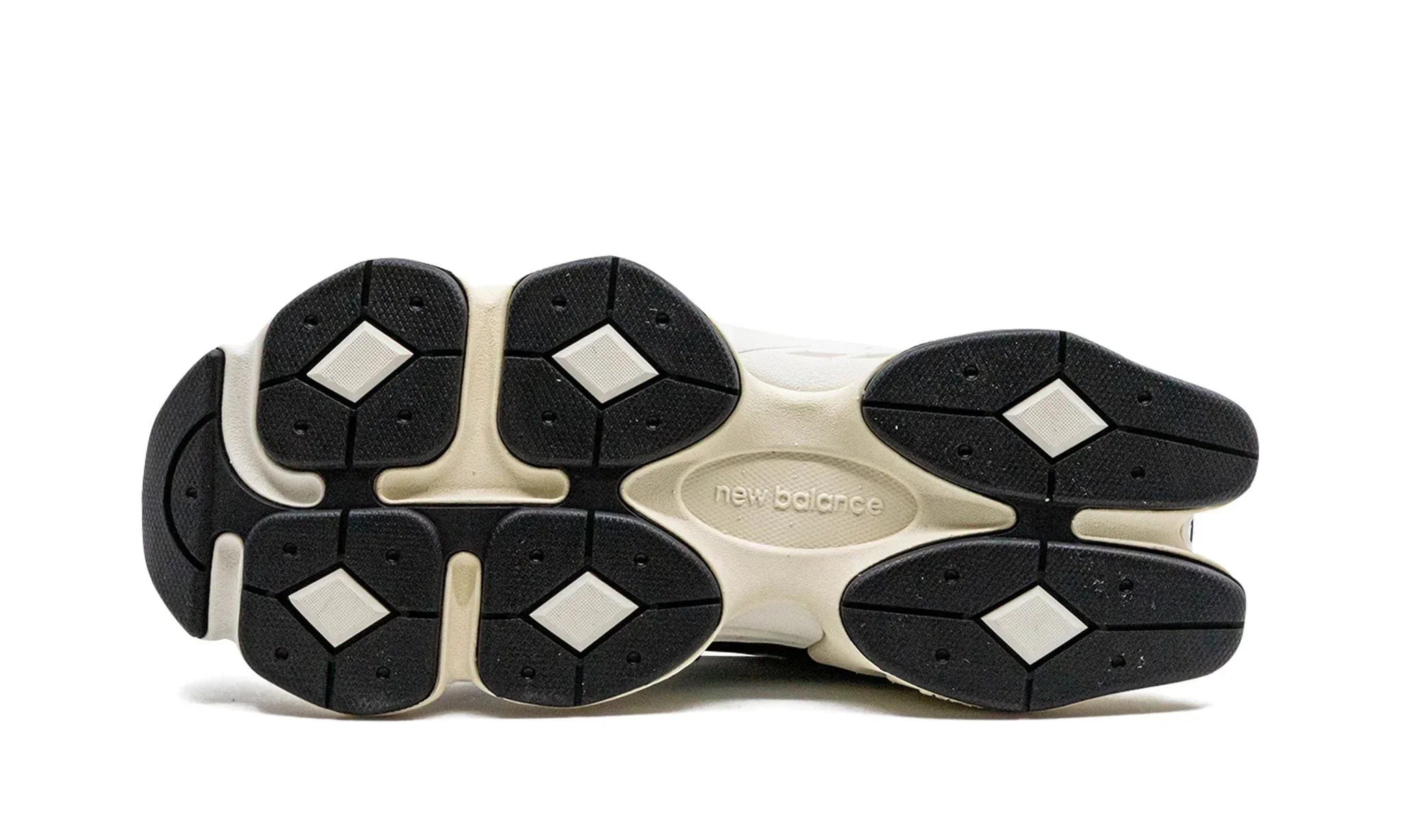 Tênis New Balance 9060 "Black White" Preto / Branco - U9060AAA