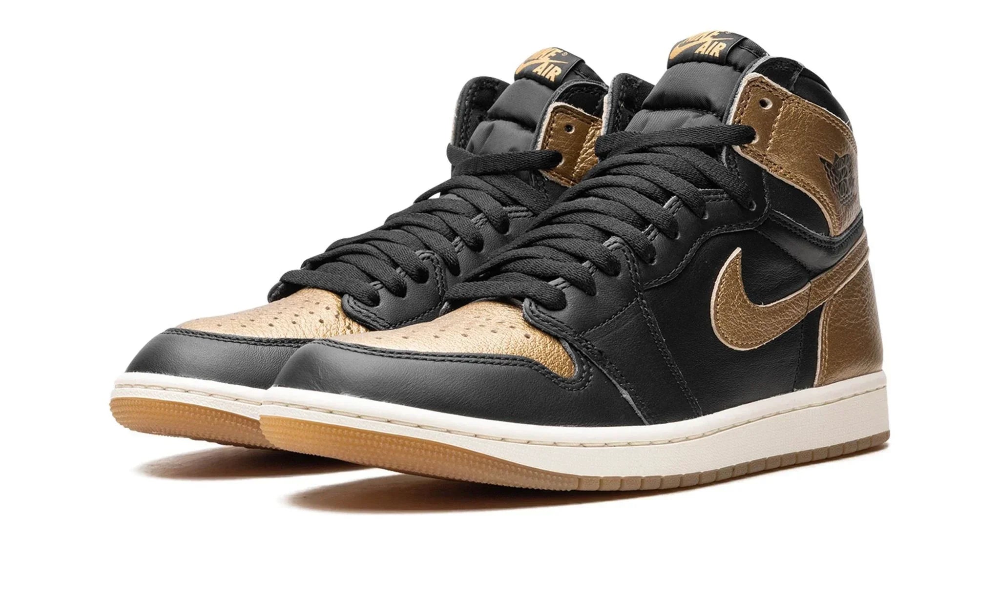 Tênis Air Jordan 1 High "Metallic Gold" Preto / Dourado - DZ5485-071