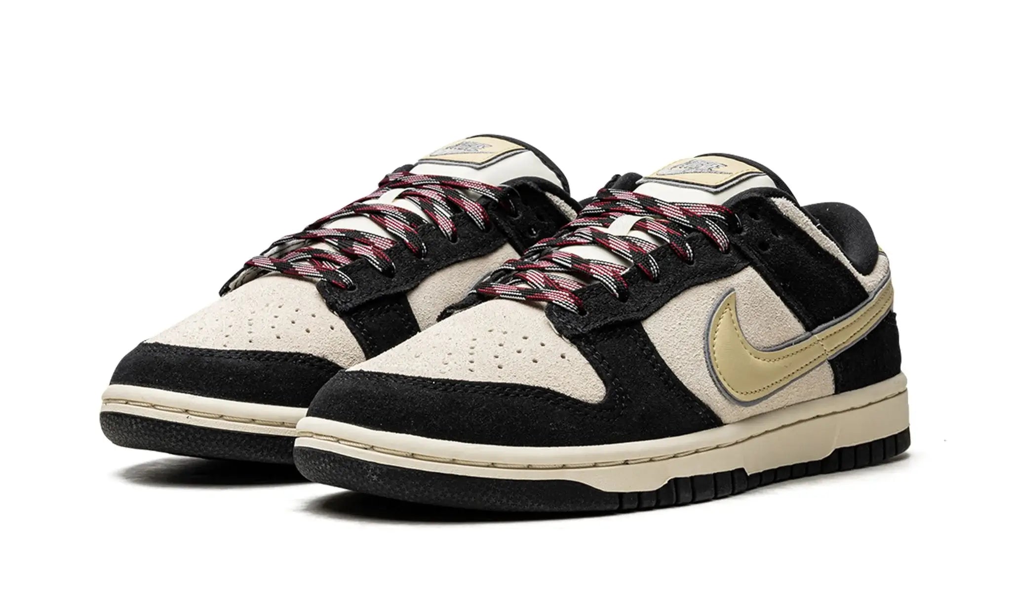 Tênis Nike Dunk Low Feminino "Black Team Gold" Preto / Dourado - DV3054-001