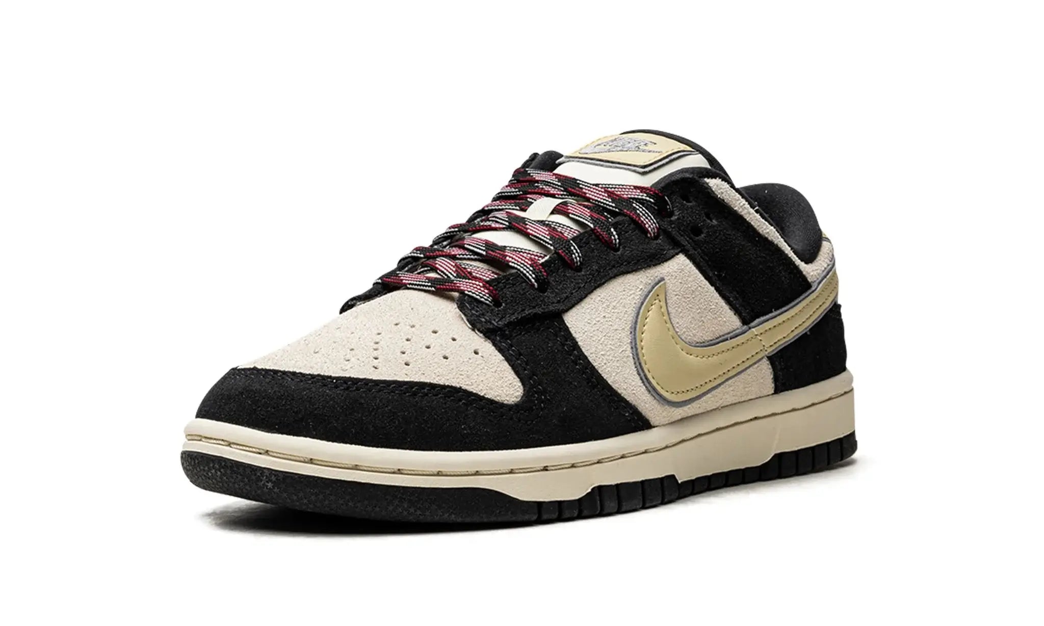 Tênis Nike Dunk Low Feminino "Black Team Gold" Preto / Dourado - DV3054-001