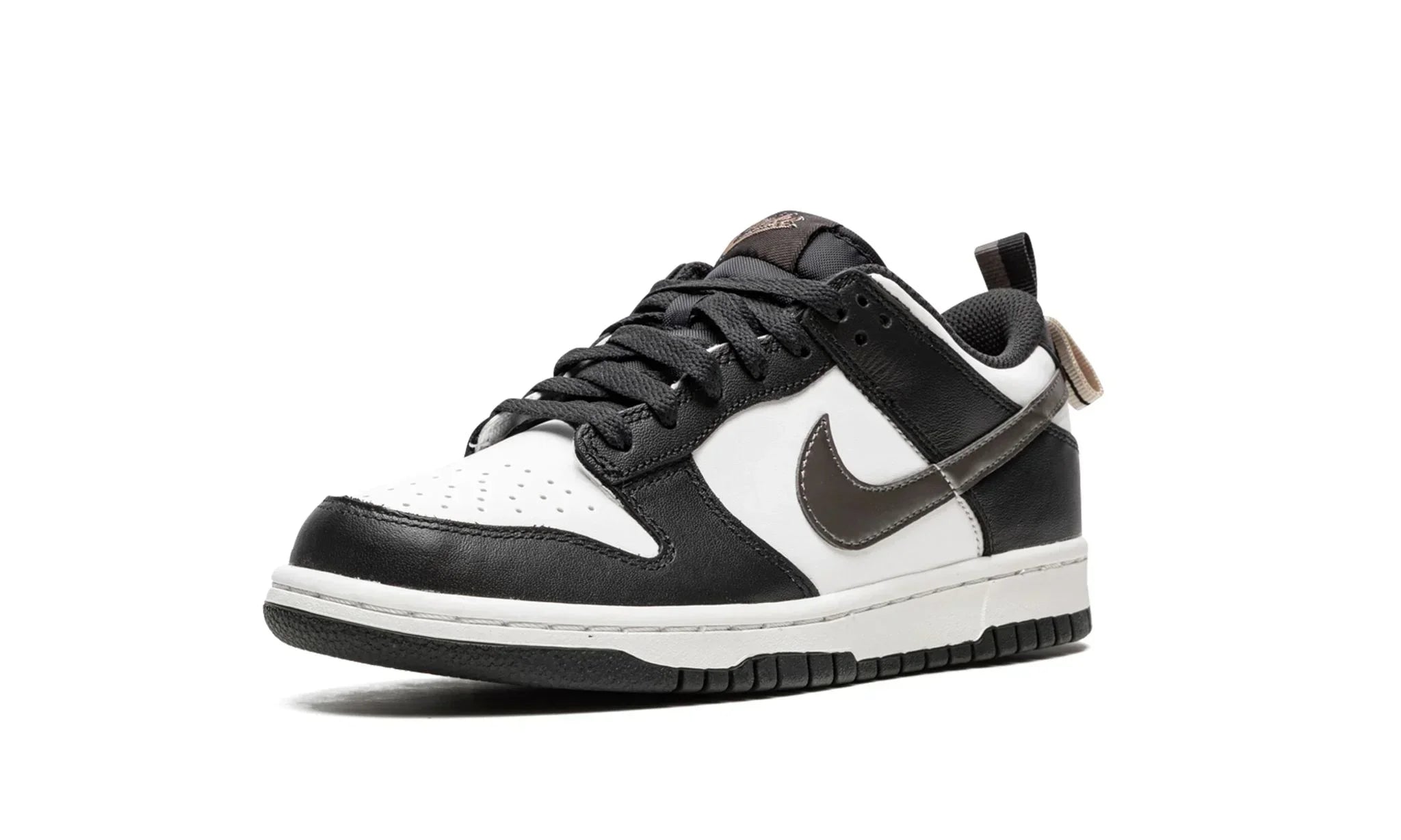 Tênis Nike Dunk Low Feminino "Black White Metallic" - DH9764-001