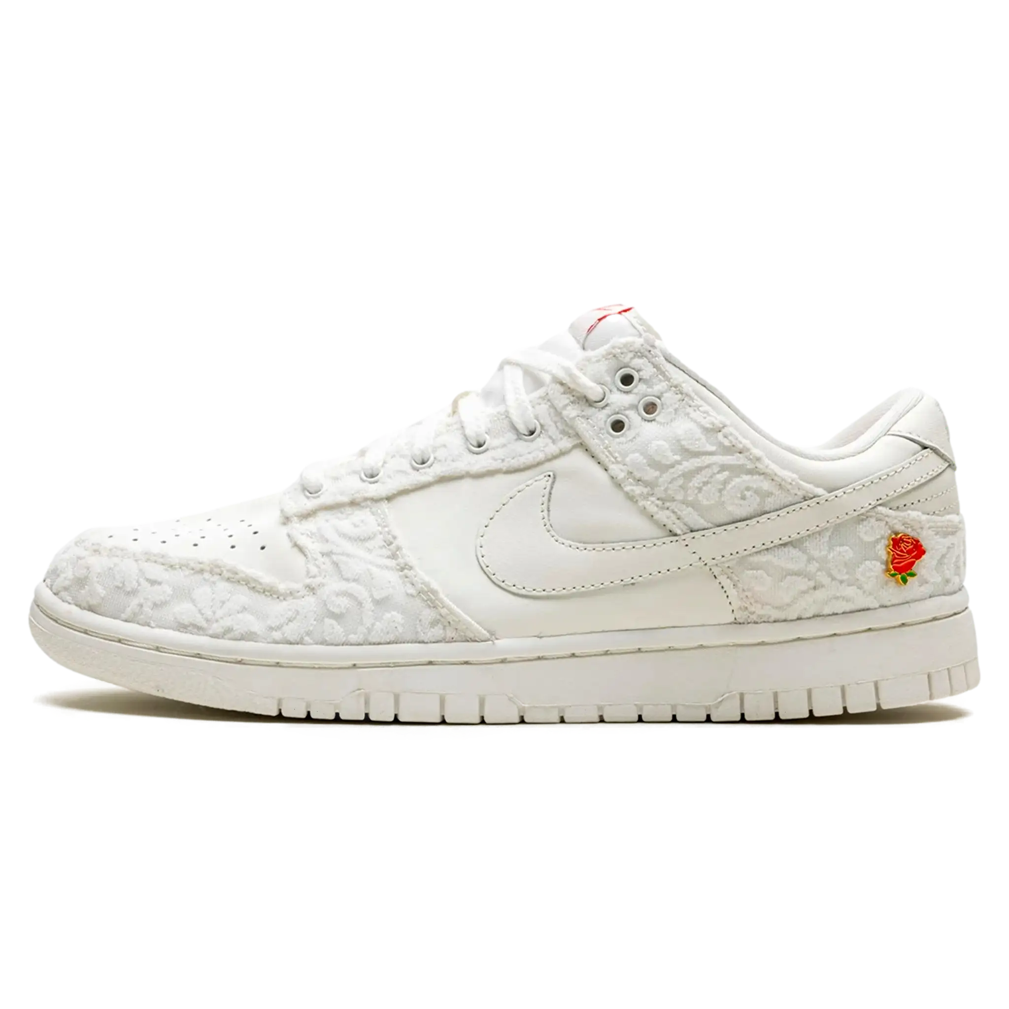 Tênis Nike Dunk Low Feminino "Give Her Flowers" Branco - FZ3775-133