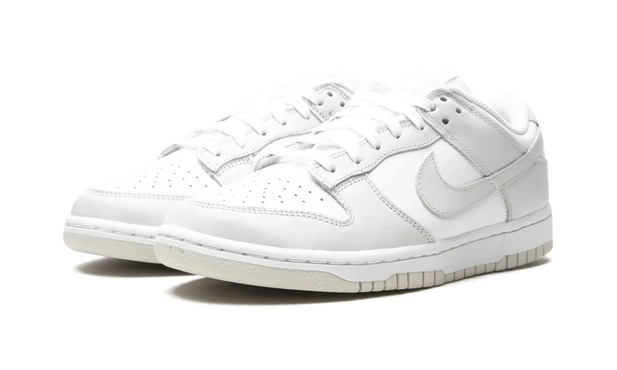 Tênis Nike Dunk Low Feminino "Photon Dust" Cinza - DD1503-103