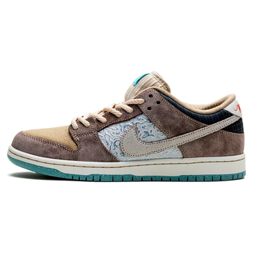 Tênis Nike Dunk Low SB "Big Money Savings" Marrom - FZ3129-200